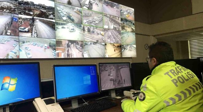 Konya’da trafik kontrolleri kamera sistemleriyle sürüyor