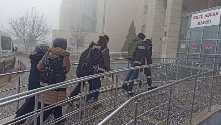 Konya’da FETÖ üyeleri ByLock kullanırken yakalandı