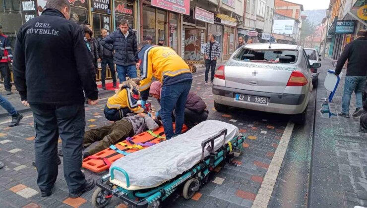 Konya’da güneş gücü çalışması sırasında ağır yaralanan kişi arabanın üzerine düştü